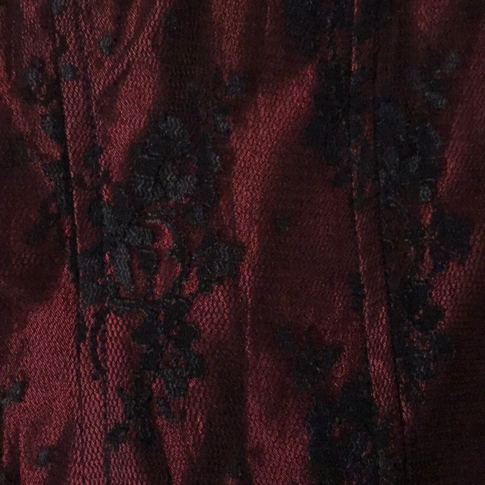 Red corset - Picture 3 of 4